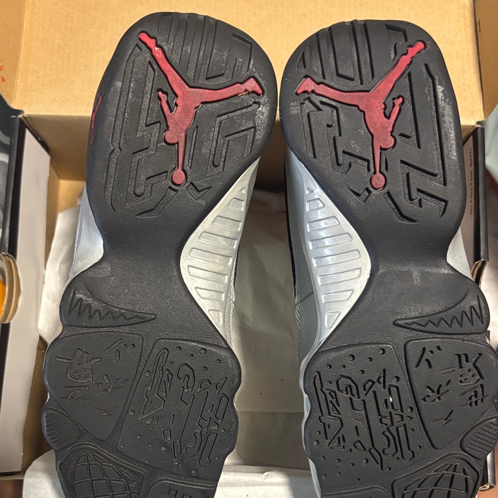 Air Jordan Black and Gray Johnny Kilroy Retro 9 Sneakers - Picture 8 of 8